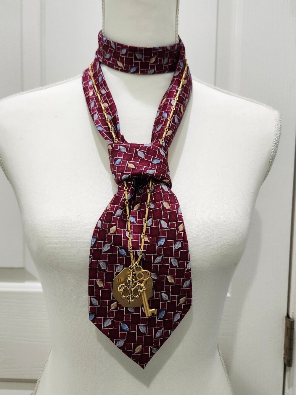 Neckwear and Gold Necklace, Reimagined for Today’s Trendy Look